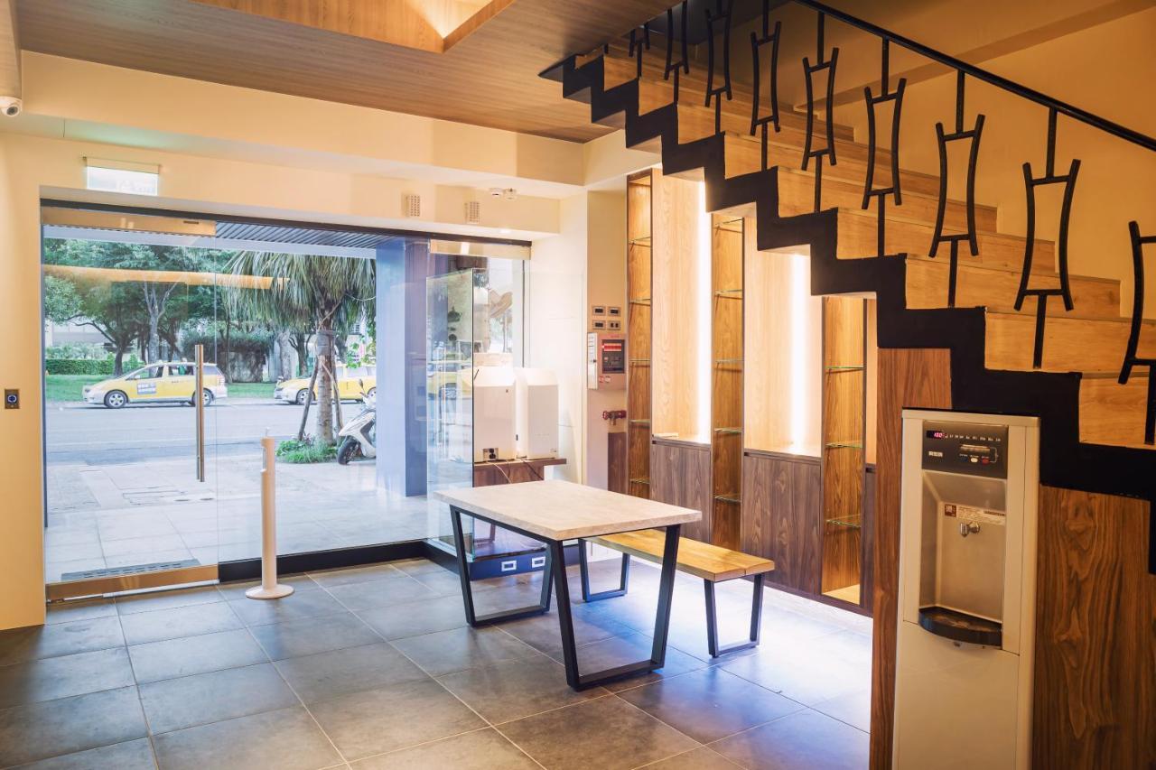 Traveller-Inn Day Moon Hotel Taitung ภายนอก รูปภาพ