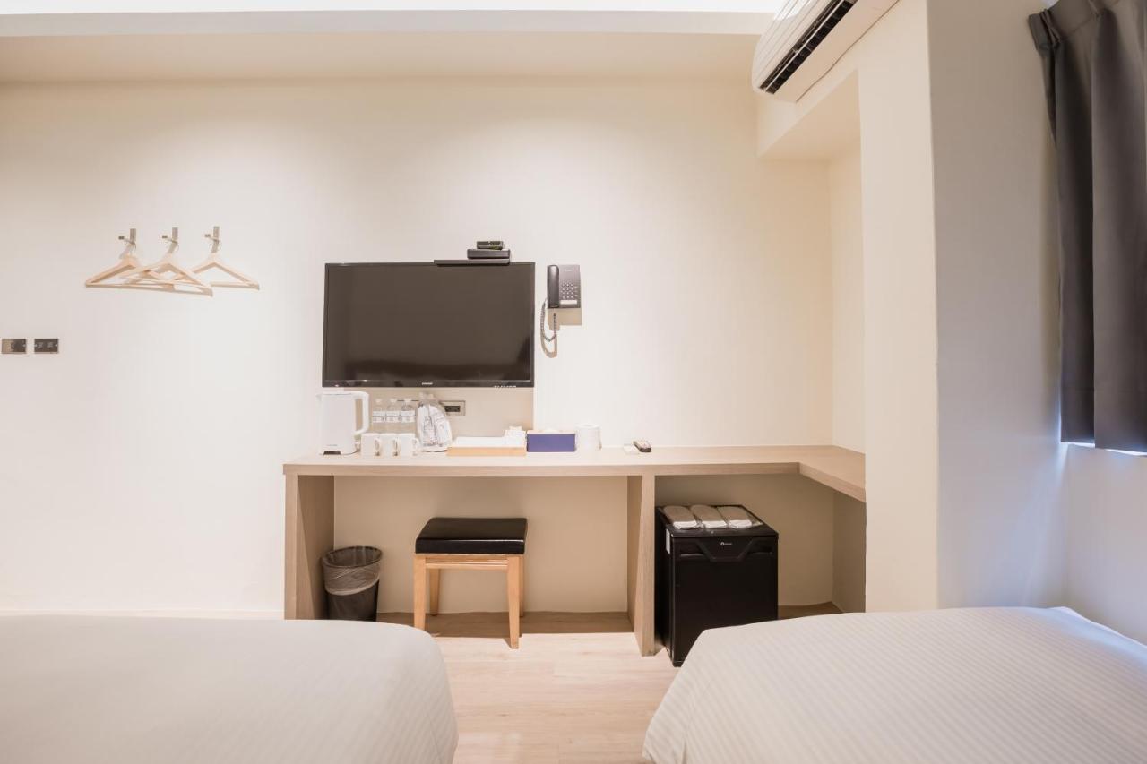 Traveller-Inn Day Moon Hotel Taitung ภายนอก รูปภาพ