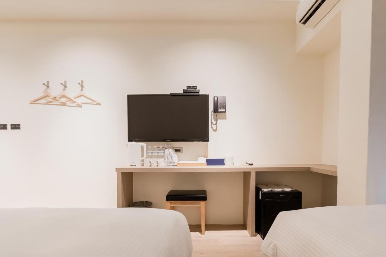 Traveller-Inn Day Moon Hotel Taitung ภายนอก รูปภาพ