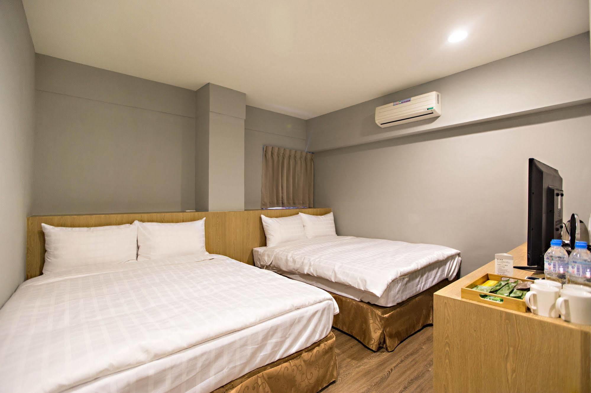 Traveller-Inn Day Moon Hotel Taitung ภายนอก รูปภาพ