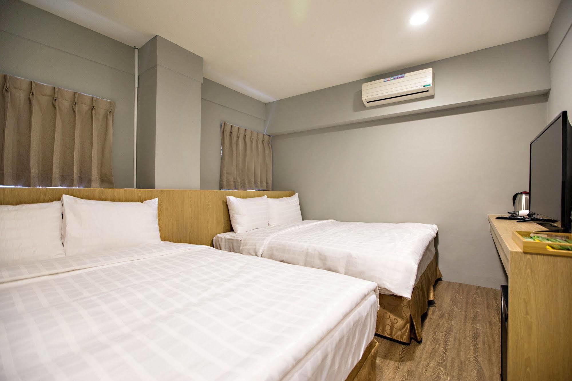 Traveller-Inn Day Moon Hotel Taitung ภายนอก รูปภาพ