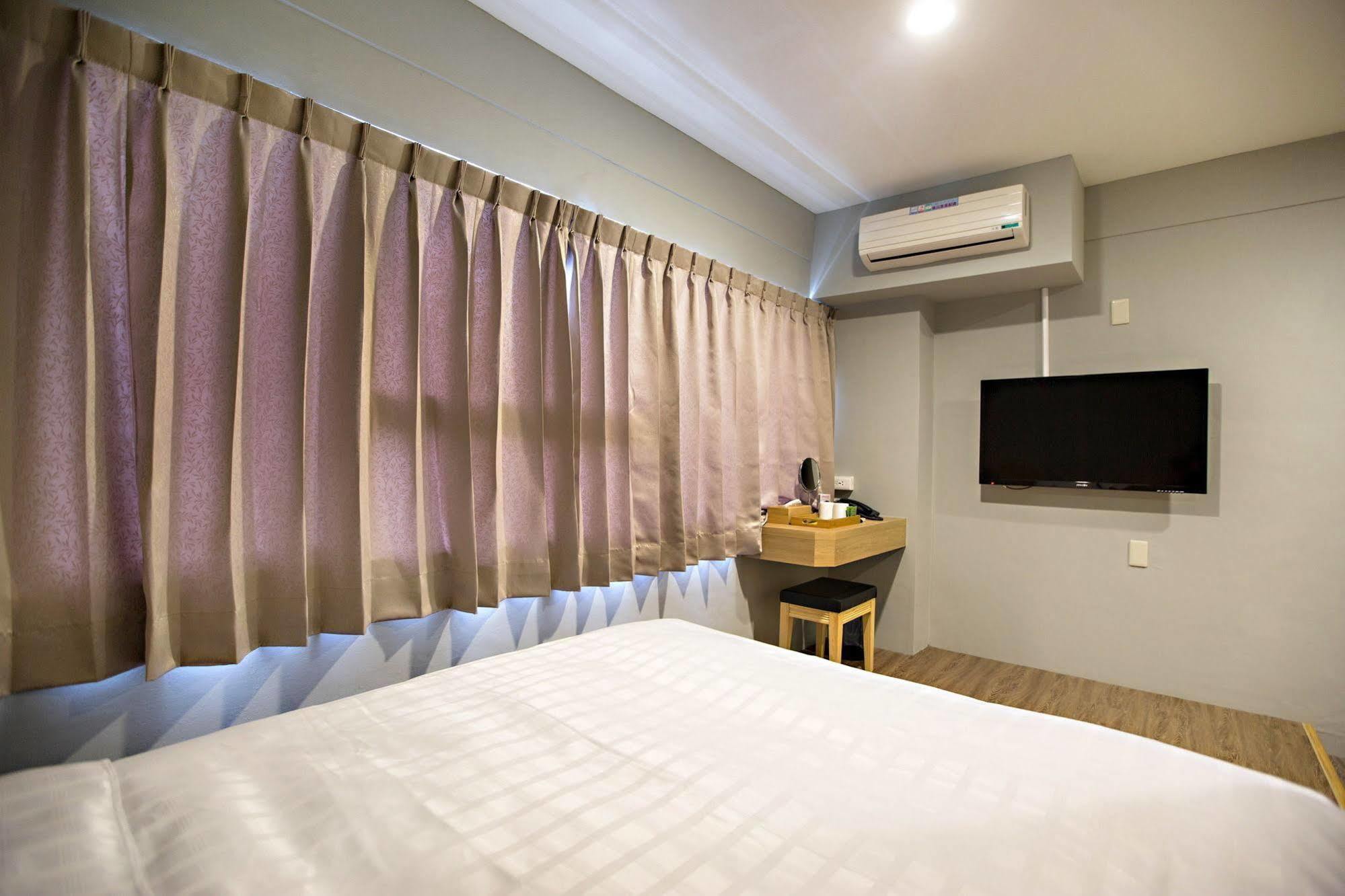 Traveller-Inn Day Moon Hotel Taitung ภายนอก รูปภาพ