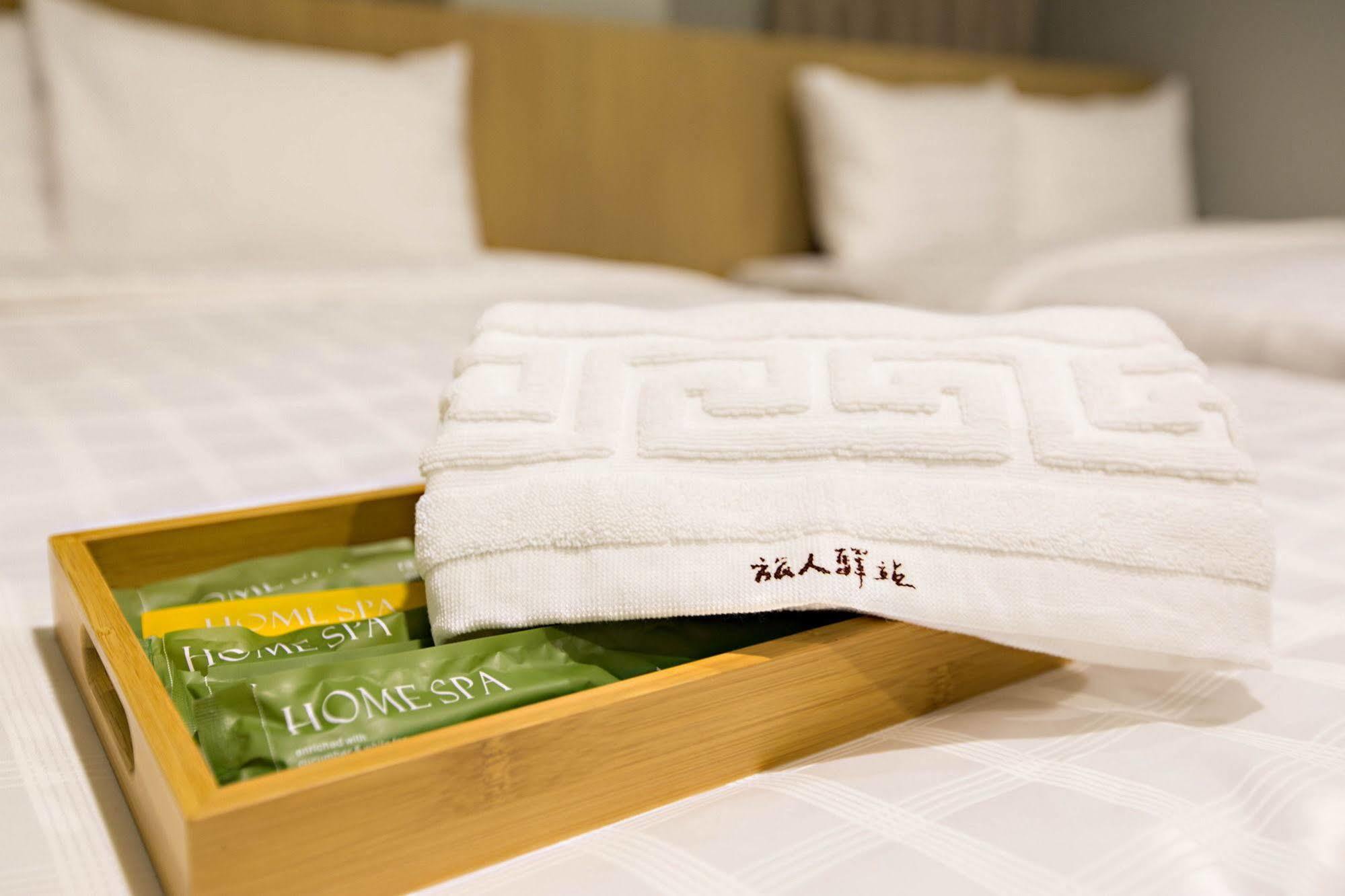 Traveller-Inn Day Moon Hotel Taitung ภายนอก รูปภาพ